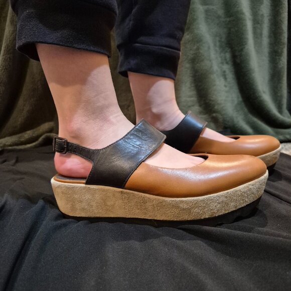 Camper Brown and Tan Leather Mary Jane Shoes Platform - Picture 1 of 8